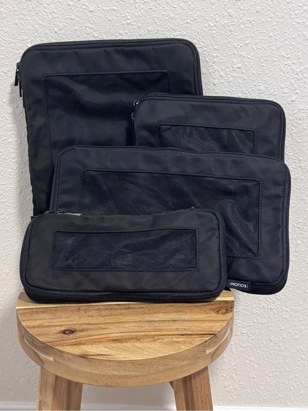 MONOS Black Compressible Packing Cubes EUC 4 Piece Set